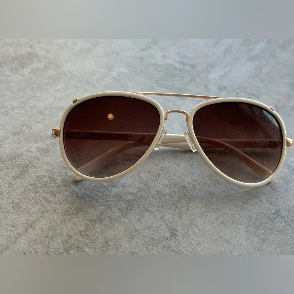 Venus Gloria Sunglasses - Picture 6 of 9